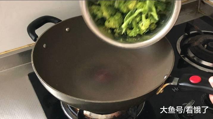 拌菜了, 教你个简单新做法, 吃一口上瘾, 比肉都