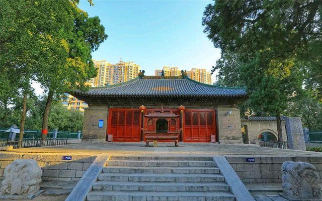 济南有一座"袖珍"寺院,拥有皇家才有的建筑规格,原因成谜